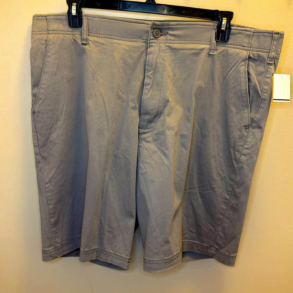 NWT Lee Extreme Comfort Men’s Shorts Gray 40